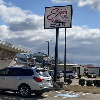 East Texas Hearing Aids Kaufman, TX office parking lot and signage